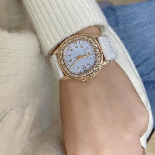 5068R-010-Patek Philippe AQUANAUT-women - Image 3
